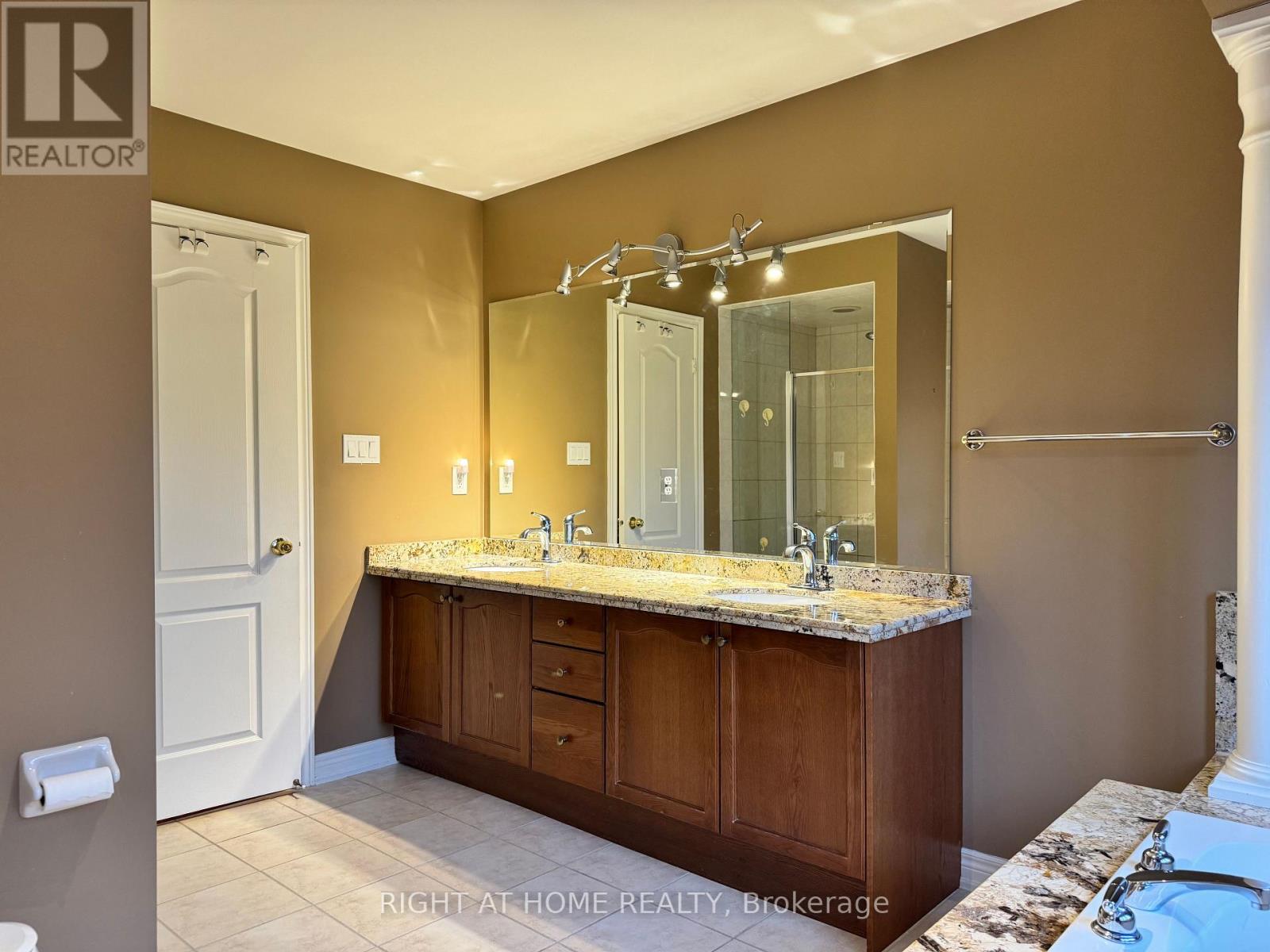 29 Lynnvalley Crescent, Brampton, Ontario  L6P 2E1 - Photo 22 - W12046515