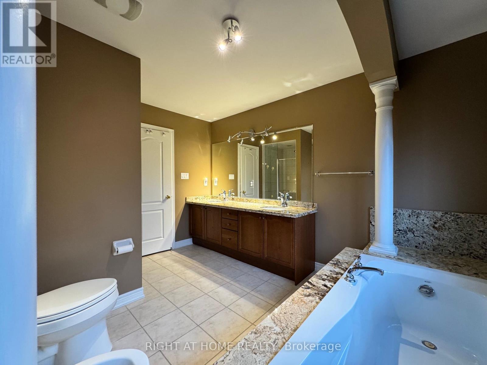 29 Lynnvalley Crescent, Brampton, Ontario  L6P 2E1 - Photo 21 - W12046515