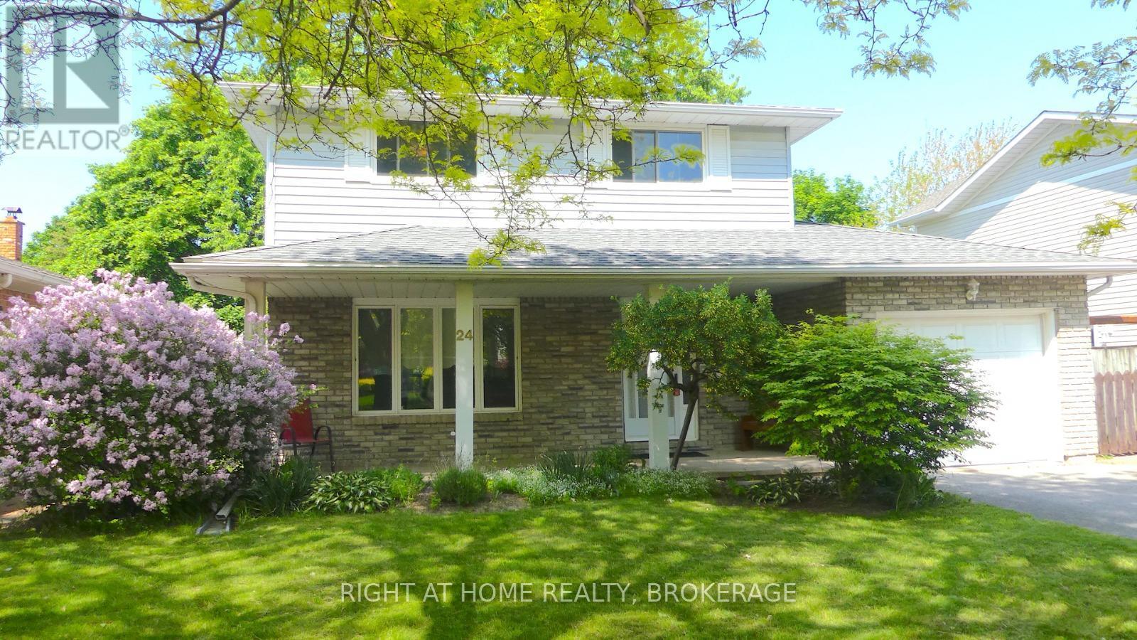 24 The Meadows Street, St. Catharines, Ontario  L2N 7L1 - Photo 2 - X12122901