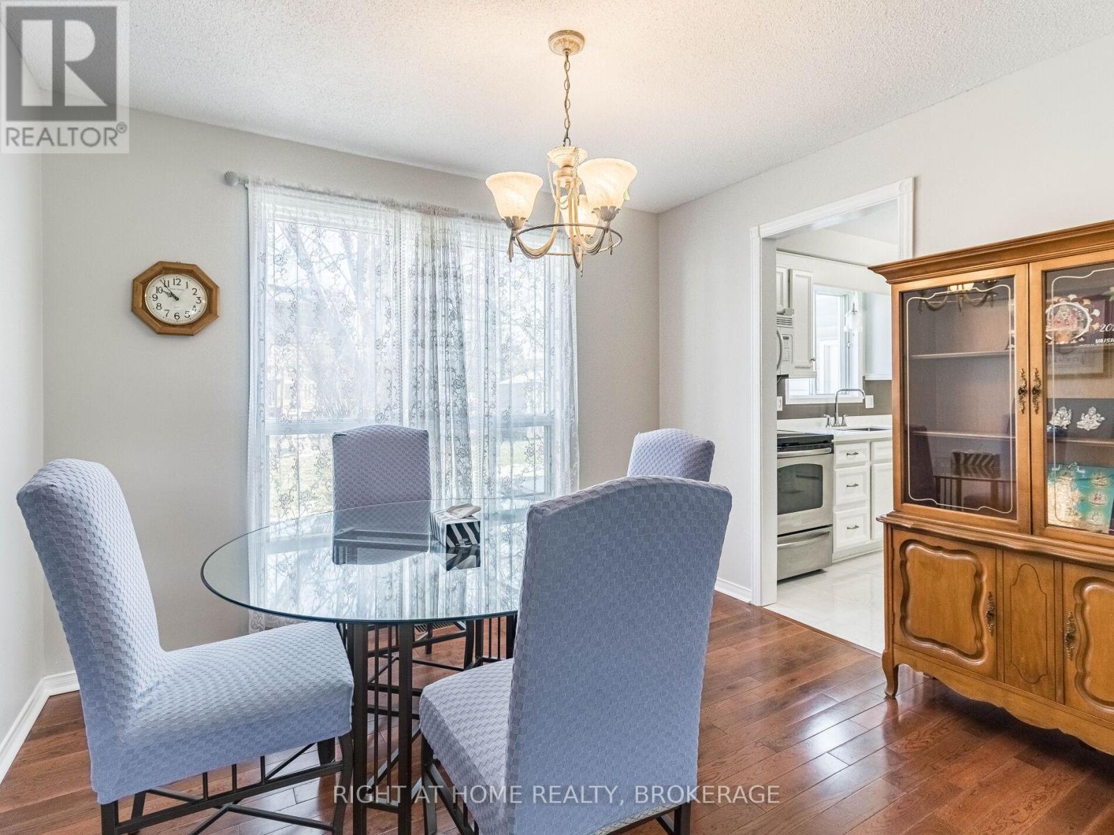 24 The Meadows Street, St. Catharines, Ontario  L2N 7L1 - Photo 8 - X12122901