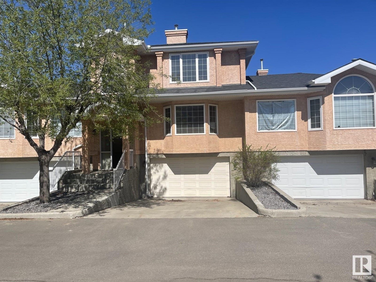 Property at #124 11115 9 AV NW image 1