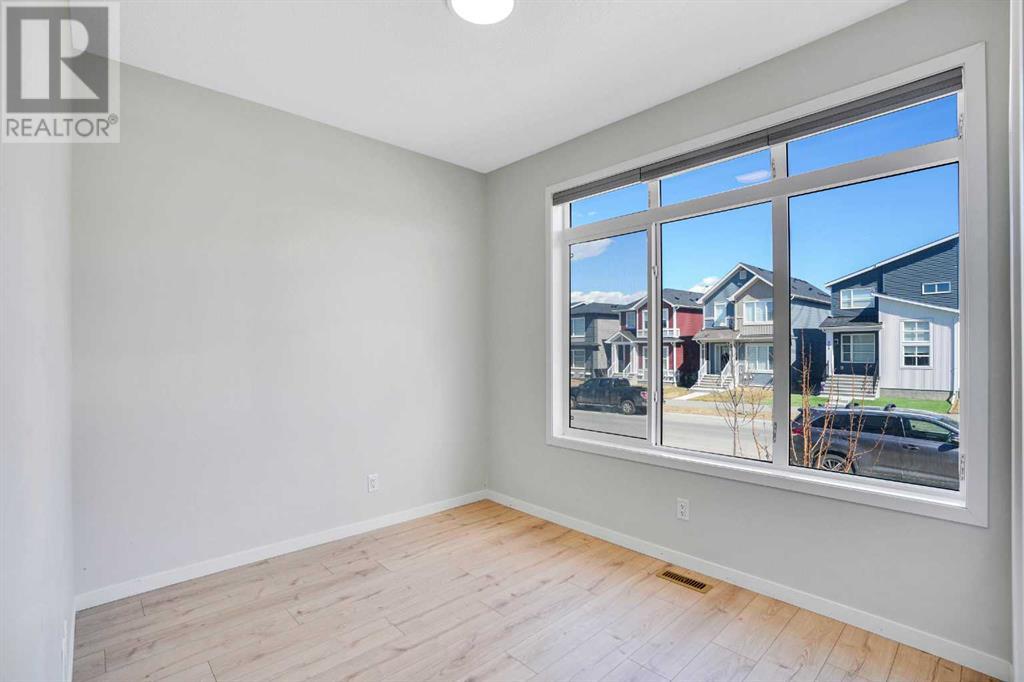 Property at 299 LUCAS Boulevard NW image 4