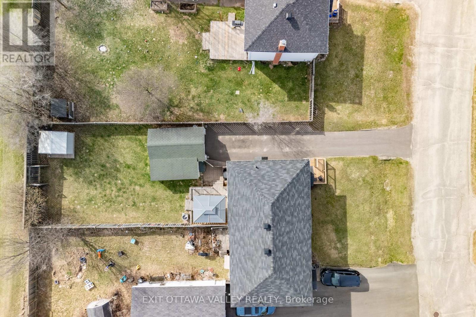 11 Faraday Crescent, Deep River, Ontario  K0J 1P0 - Photo 37 - X12123100