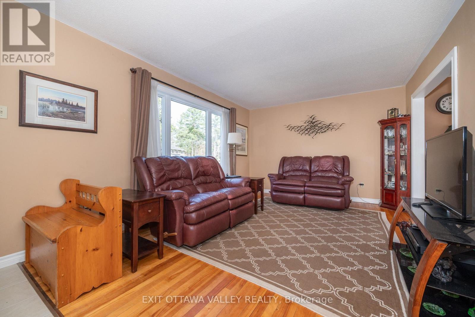 11 Faraday Crescent, Deep River, Ontario  K0J 1P0 - Photo 7 - X12123100