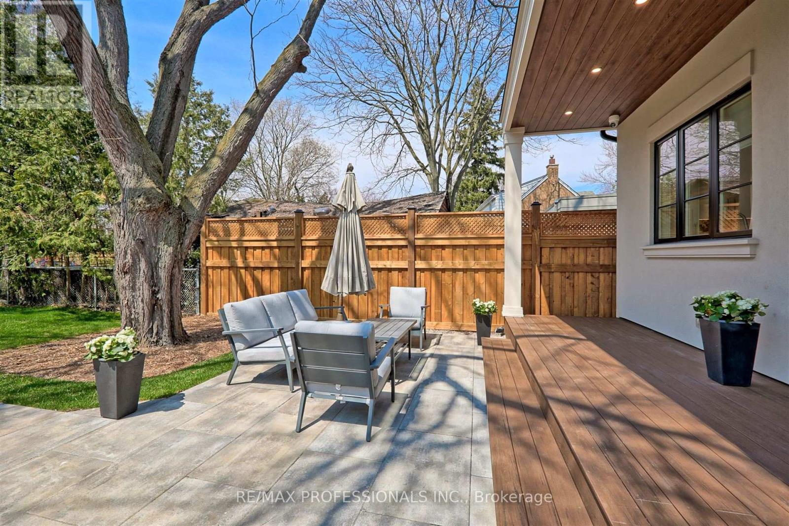 466 Prince Edward Drive N, Toronto, Ontario  M8X 2M3 - Photo 46 - W12110053
