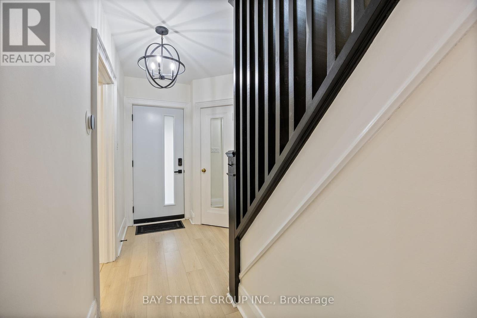 108 Orchard View Boulevard, Toronto, Ontario  M4R 1C2 - Photo 3 - C12123097