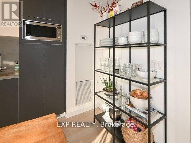 704 - 170 Bayview Avenue, Toronto, Ontario  M5A 0M4 - Photo 8 - C12123109