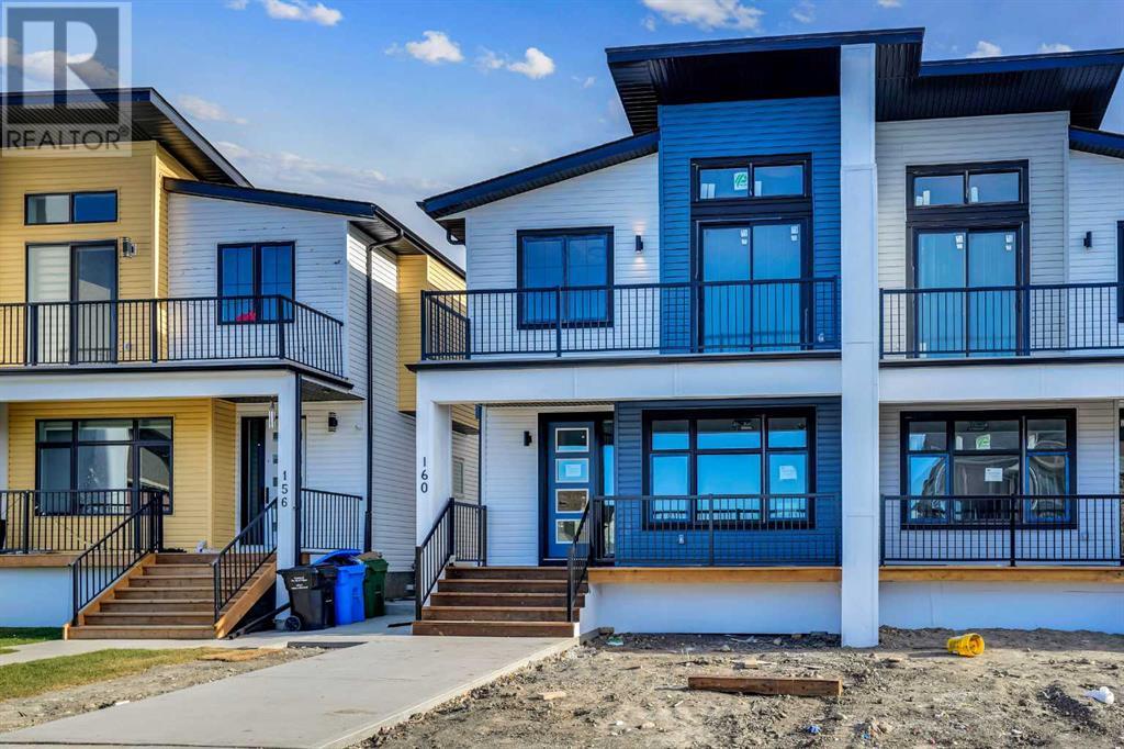 Property at 160 Saddlelake Manor NE image 1