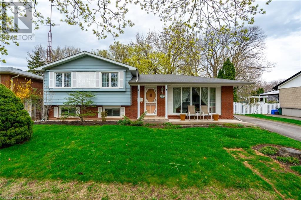 Property at 611 WOODVIEW Road image 2