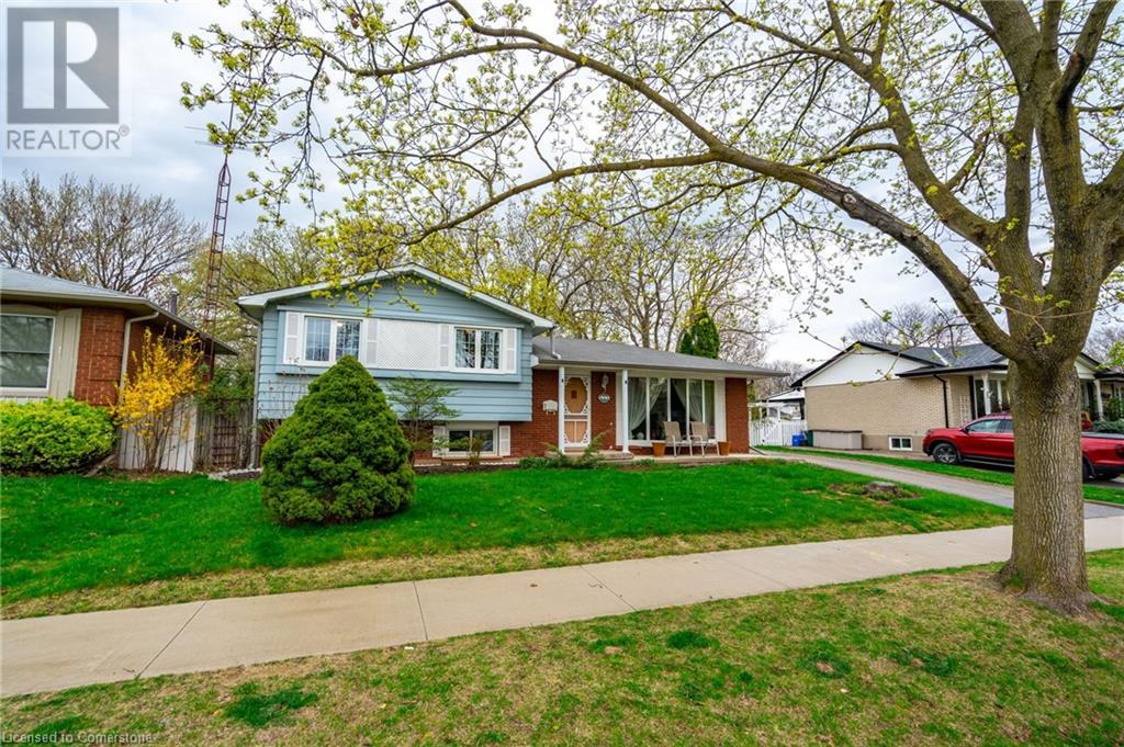 Property at 611 WOODVIEW Road image 1