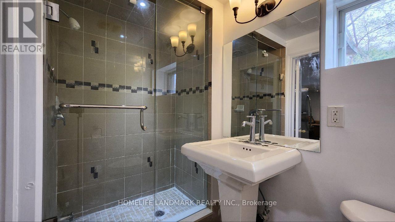 417 North Lake Road, Richmond Hill, Ontario  L4E 3A7 - Photo 10 - N12123112