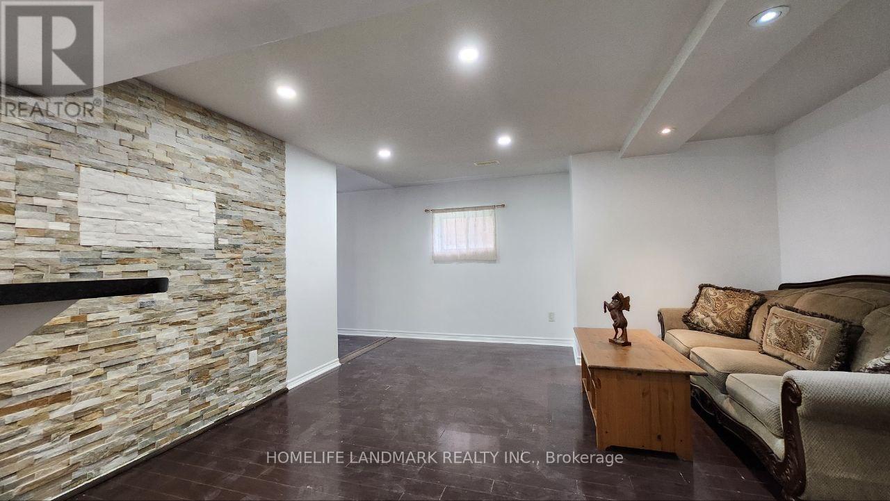 417 North Lake Road, Richmond Hill, Ontario  L4E 3A7 - Photo 4 - N12123112