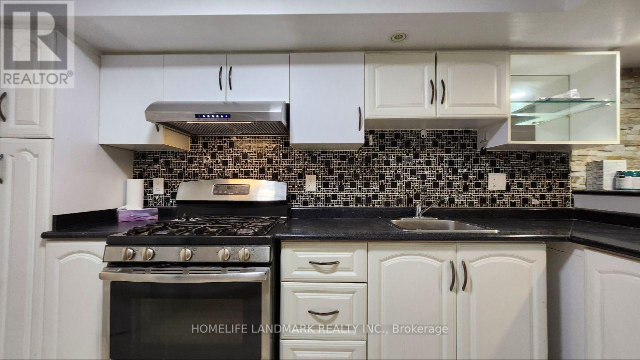 417 North Lake Road, Richmond Hill, Ontario  L4E 3A7 - Photo 5 - N12123112