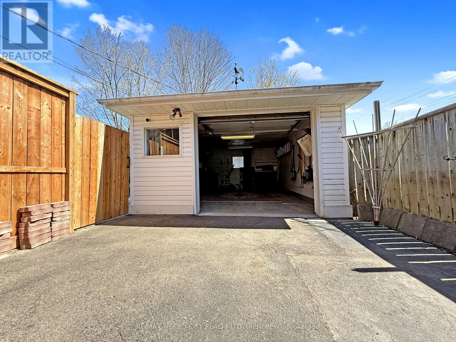 Property at 103 SIMPSON AVENUE image 3