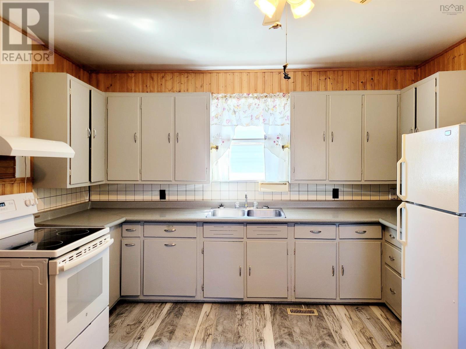 39 Church Street, Lockeport, Nova Scotia  B0T 1L0 - Photo 9 - 202509739