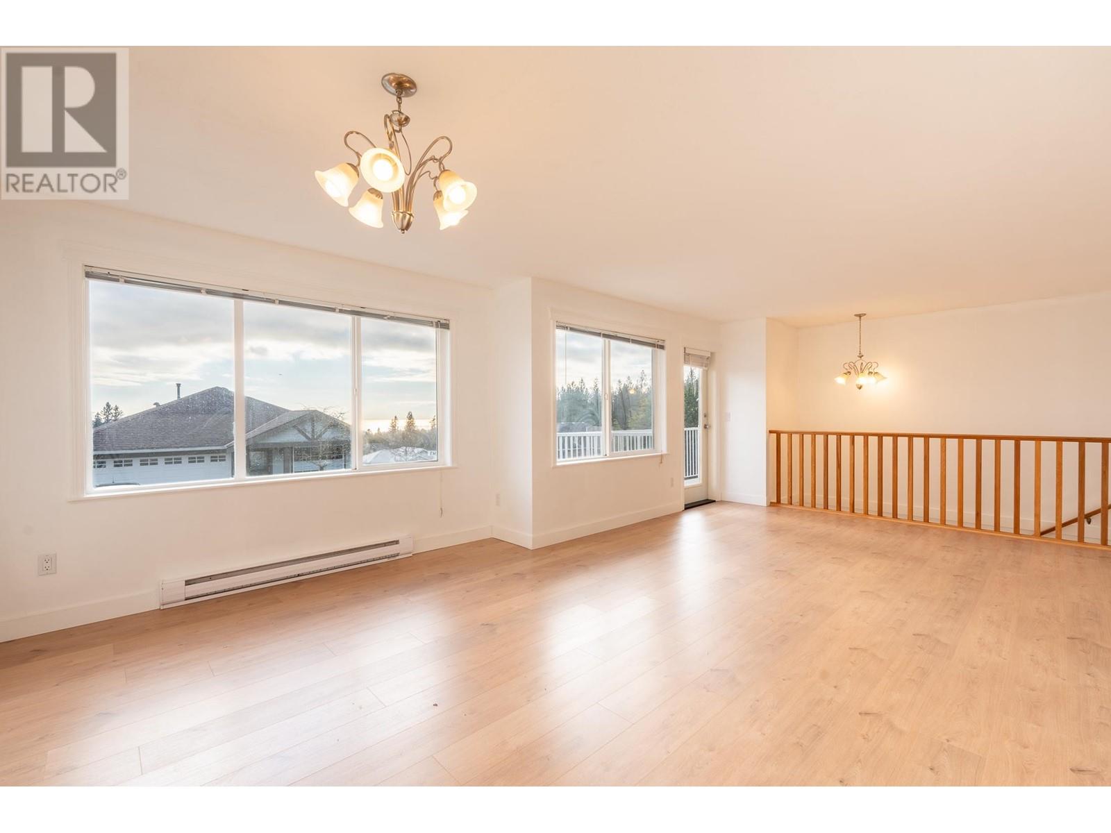 5683 Emily Way, Sechelt, British Columbia  V7Z 0N5 - Photo 4 - R2997817