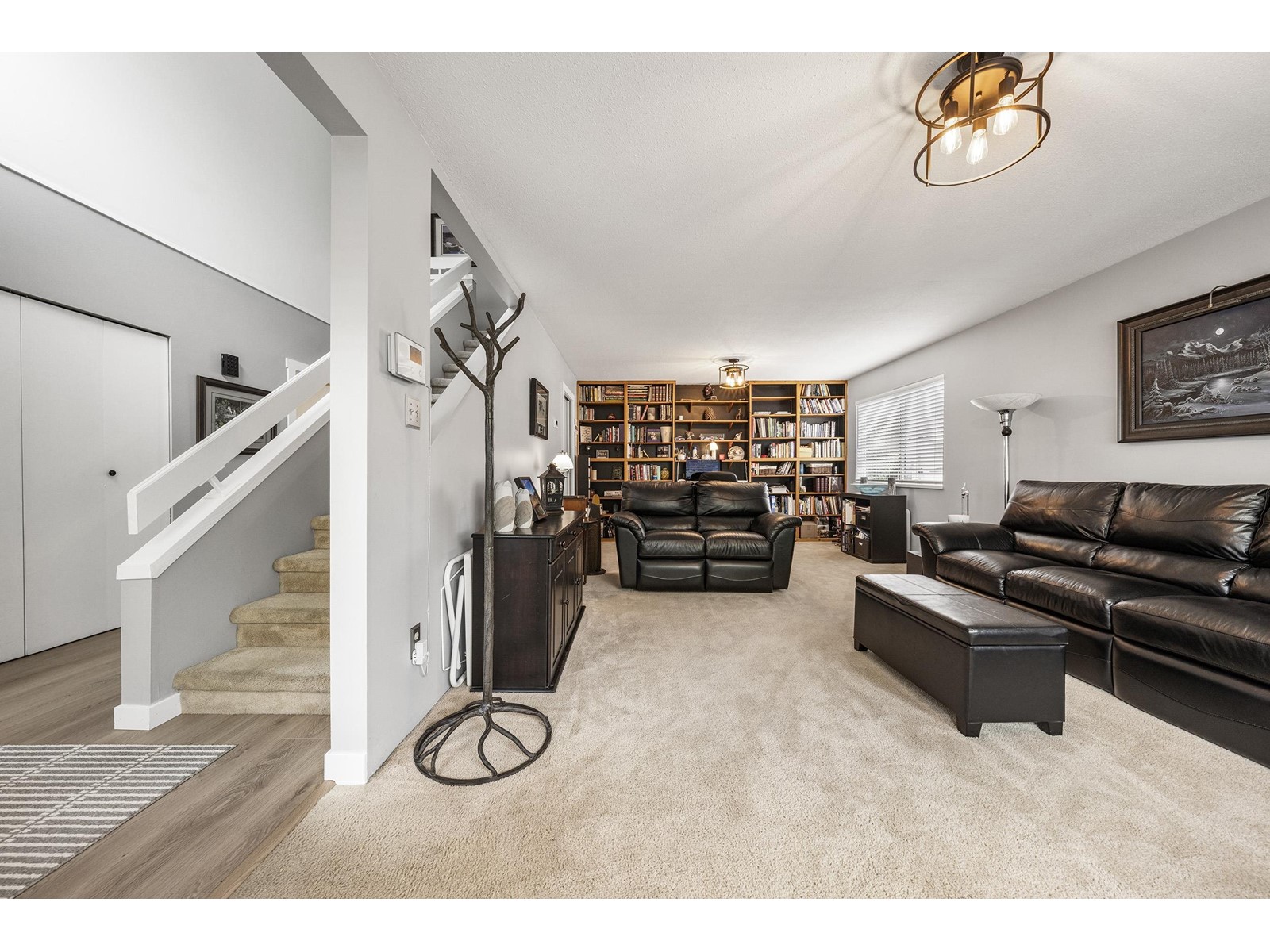 Property at 15618 93 AVENUE image 5