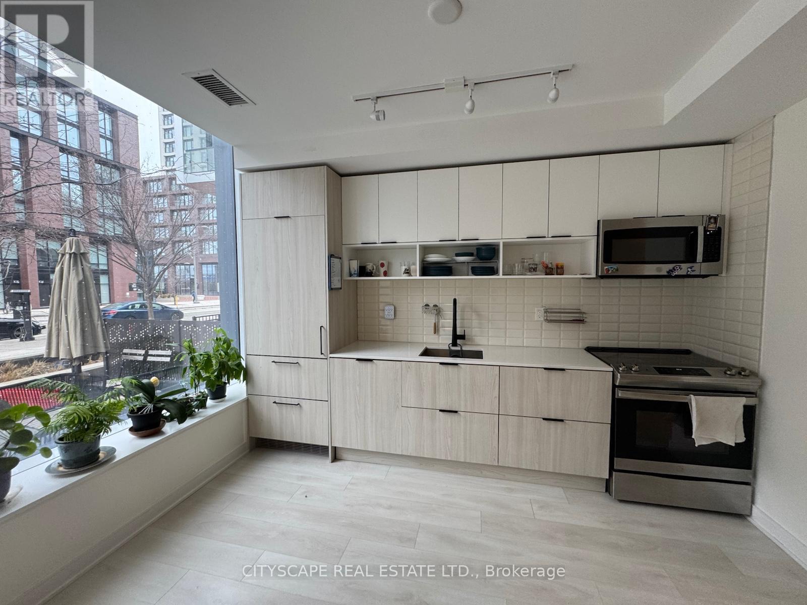 S122 - 180 Mill Street, Toronto, Ontario  M5A 0V7 - Photo 8 - C12105637