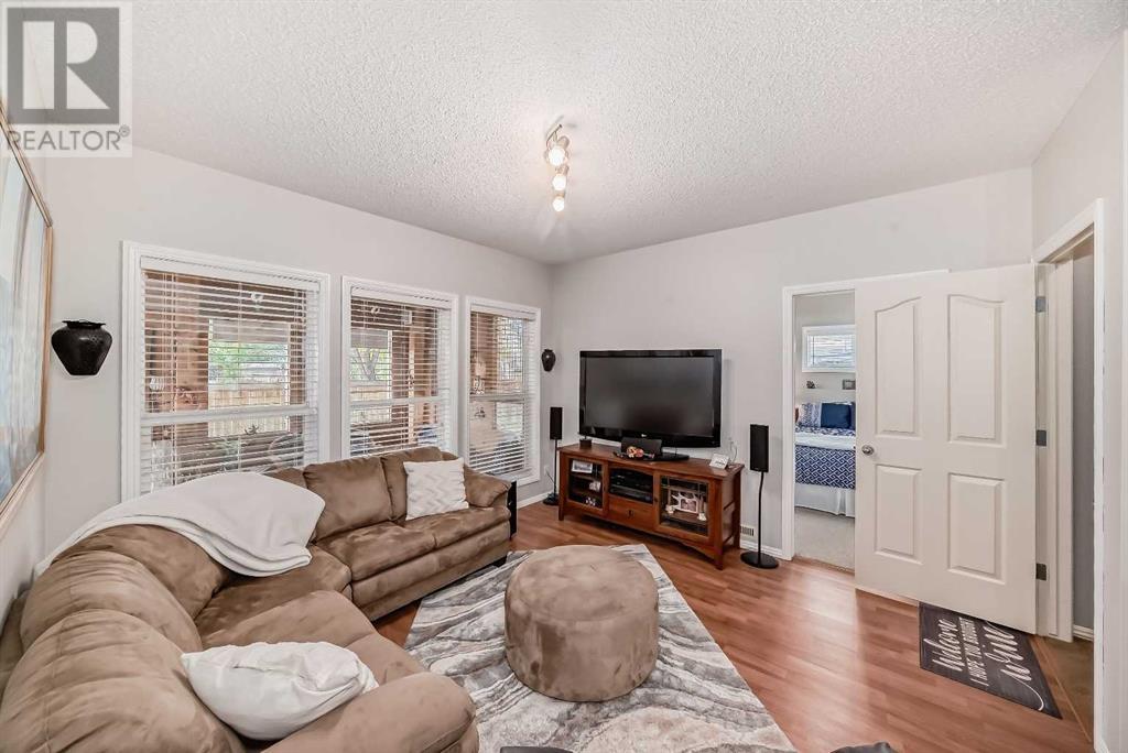 328 Cove Road, Chestermere, Alberta  T1X 1L5 - Photo 35 - A2172832