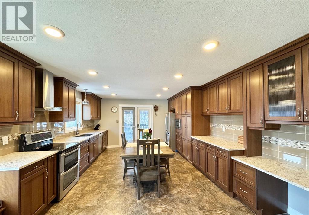 Property at 44 Pineview Road image 3
