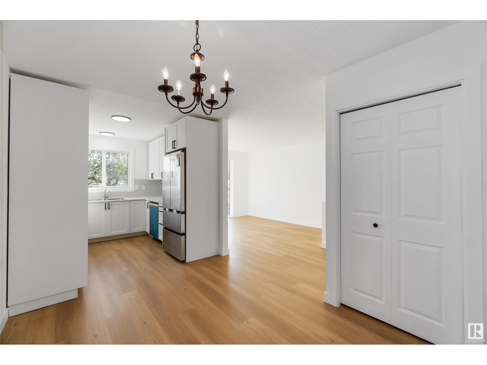 Property at 4615 35 AV NW image 4