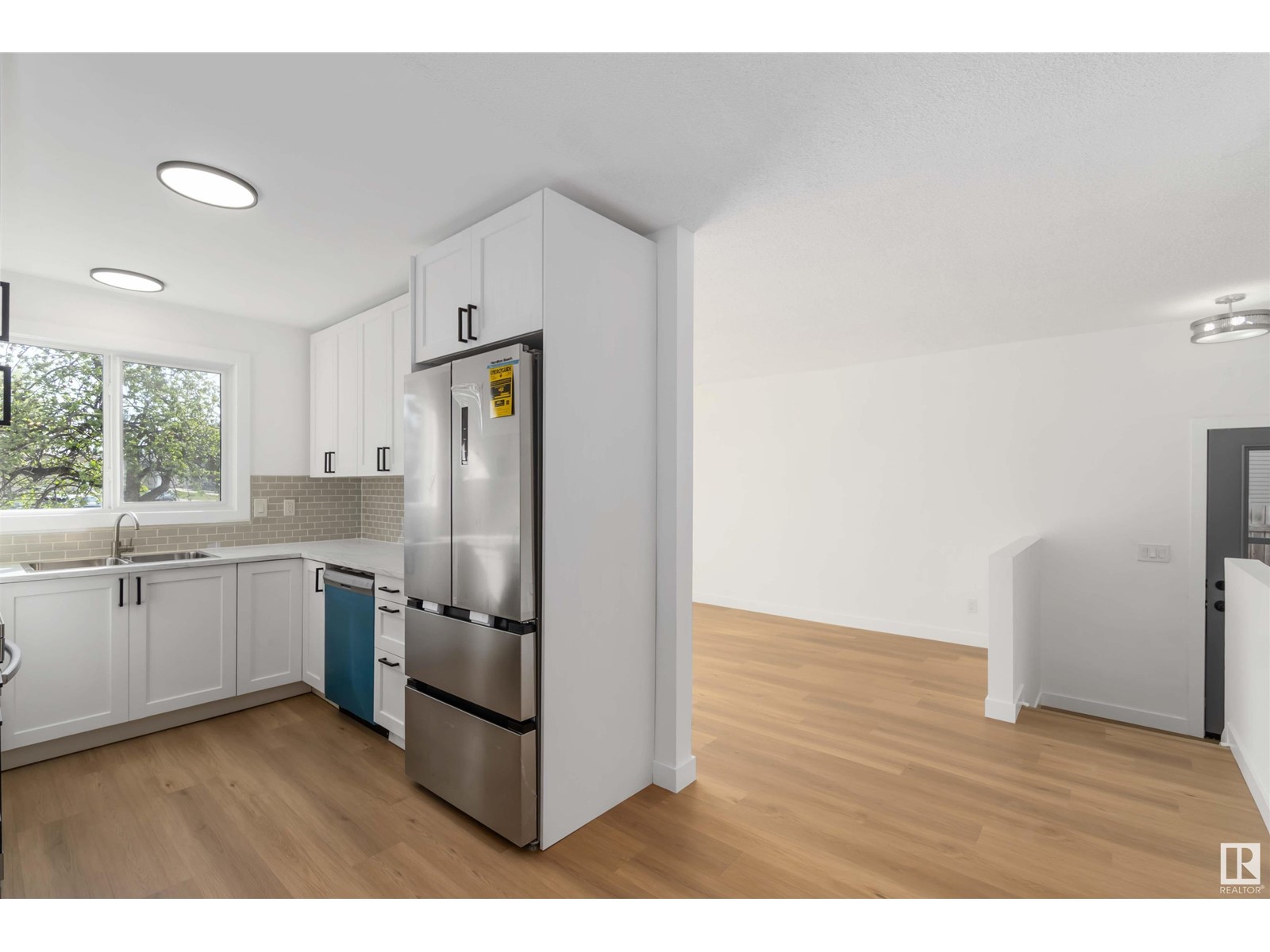 Property at 4615 35 AV NW image 1
