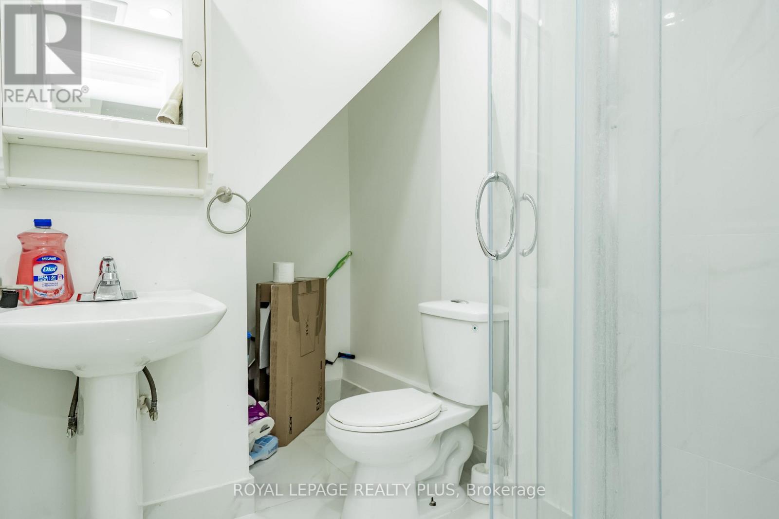 568 Fergo Avenue, Mississauga, Ontario  L5B 2J3 - Photo 33 - W12100053