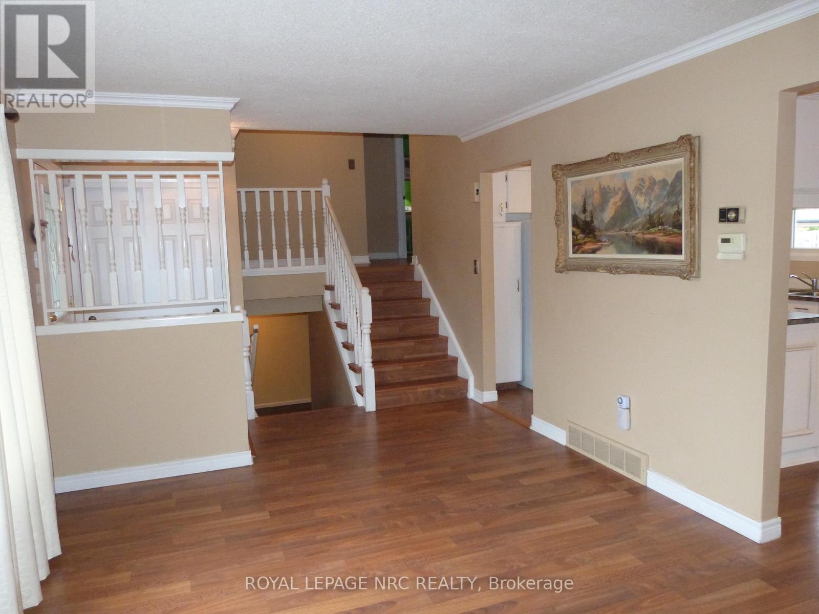 7404 Sandy Court, Niagara Falls, Ontario  L2G 7R3 - Photo 10 - X12121672