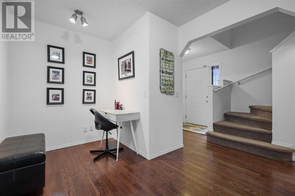 Property at 78 Citadel Meadow Crescent NW image 4