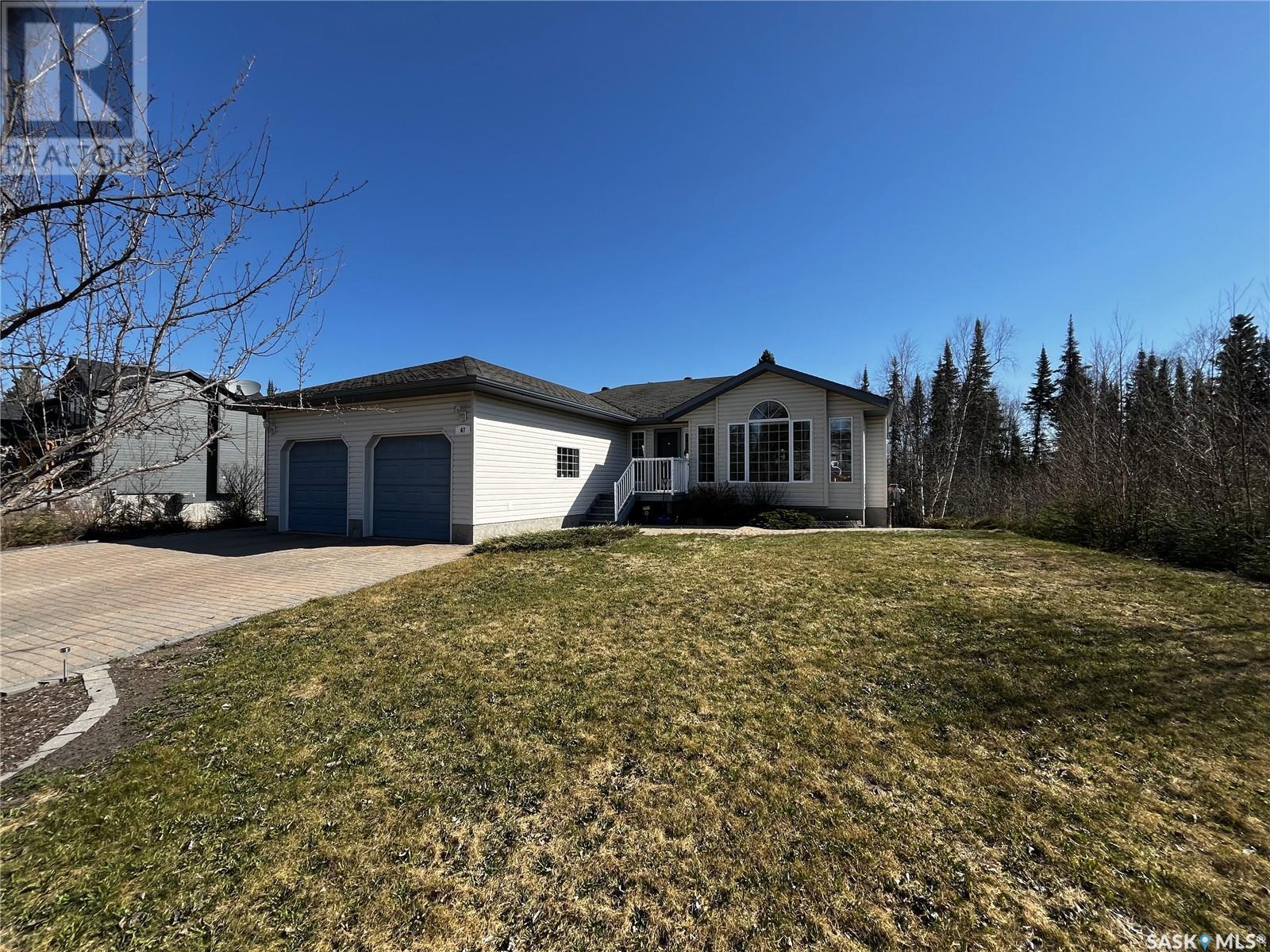 Property at 67 Estates DRIVE image 3
