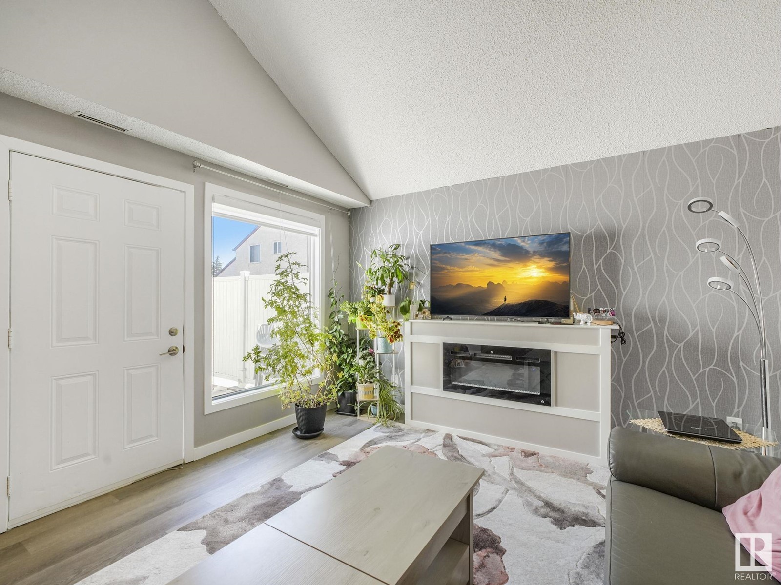 Property at 307 LANCASTER TC NW image 3
