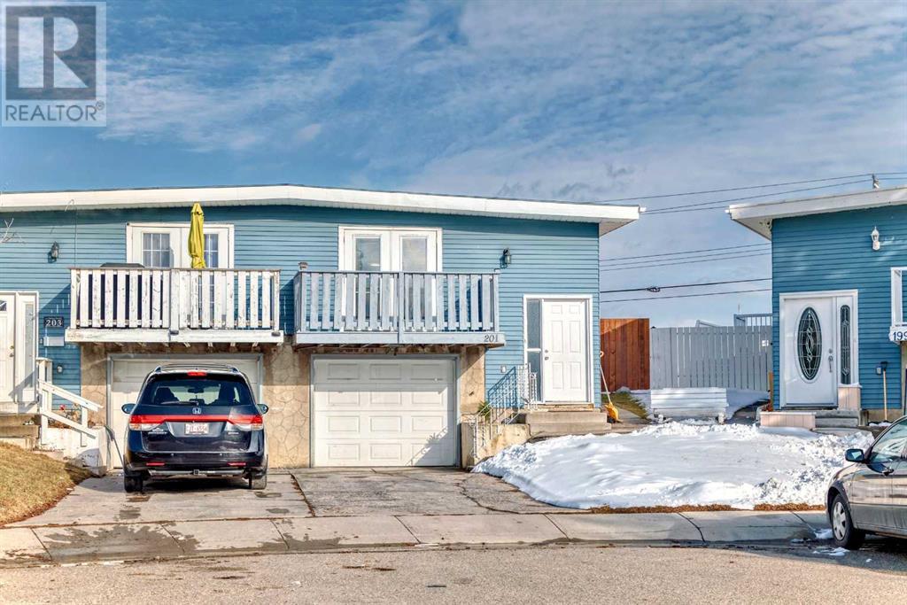 Property at 201 Penbrooke Close SE image 1