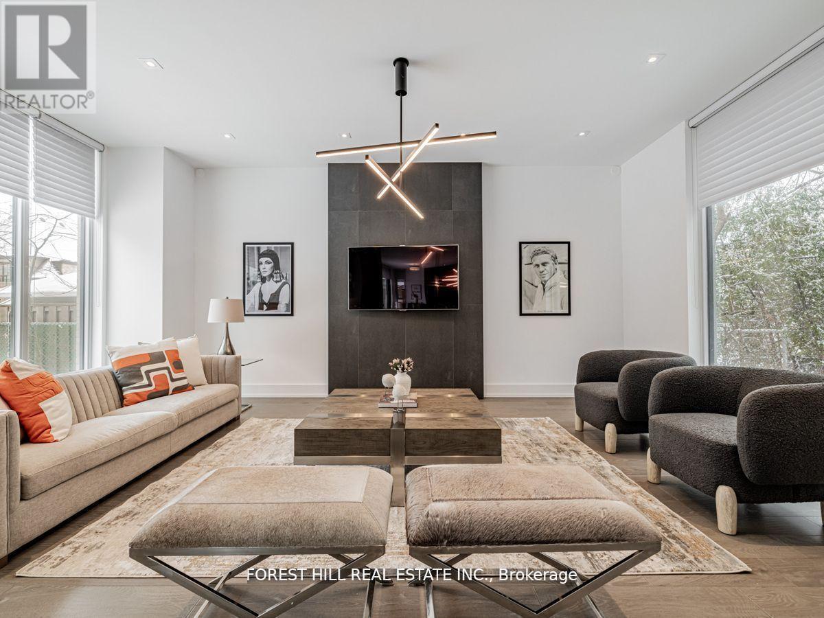 7 Fairmeadow Avenue, Toronto (St. Andrew-Windfields), Ontario  M2P 1W6 - Photo 7 - C12123150