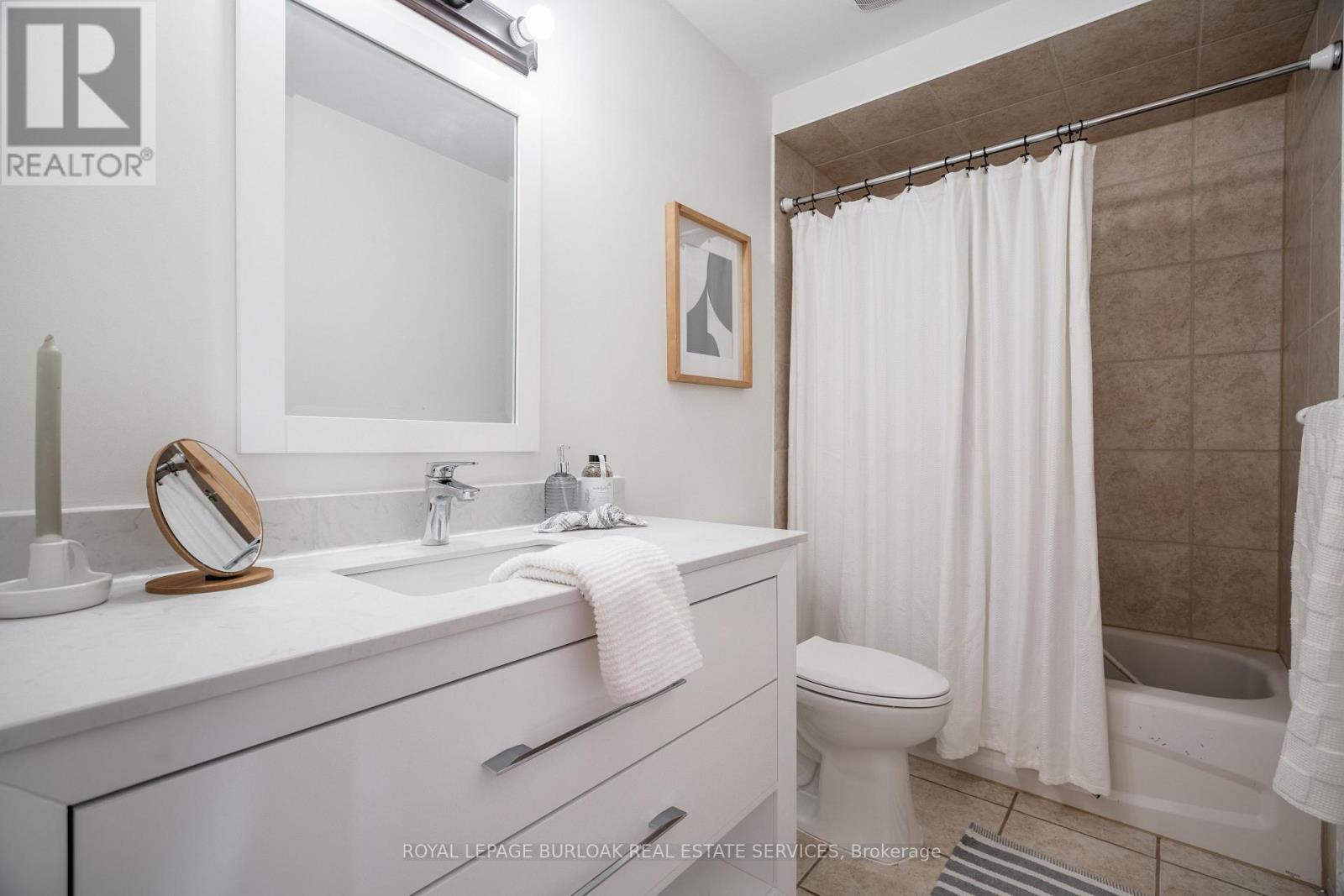 39 Claudette Gate, Hamilton (Falkirk), Ontario  L9B 2S3 - Photo 20 - X12123149