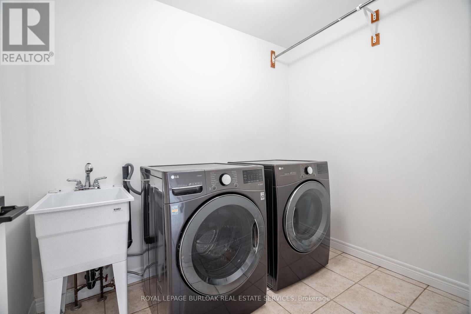 39 Claudette Gate, Hamilton (Falkirk), Ontario  L9B 2S3 - Photo 25 - X12123149