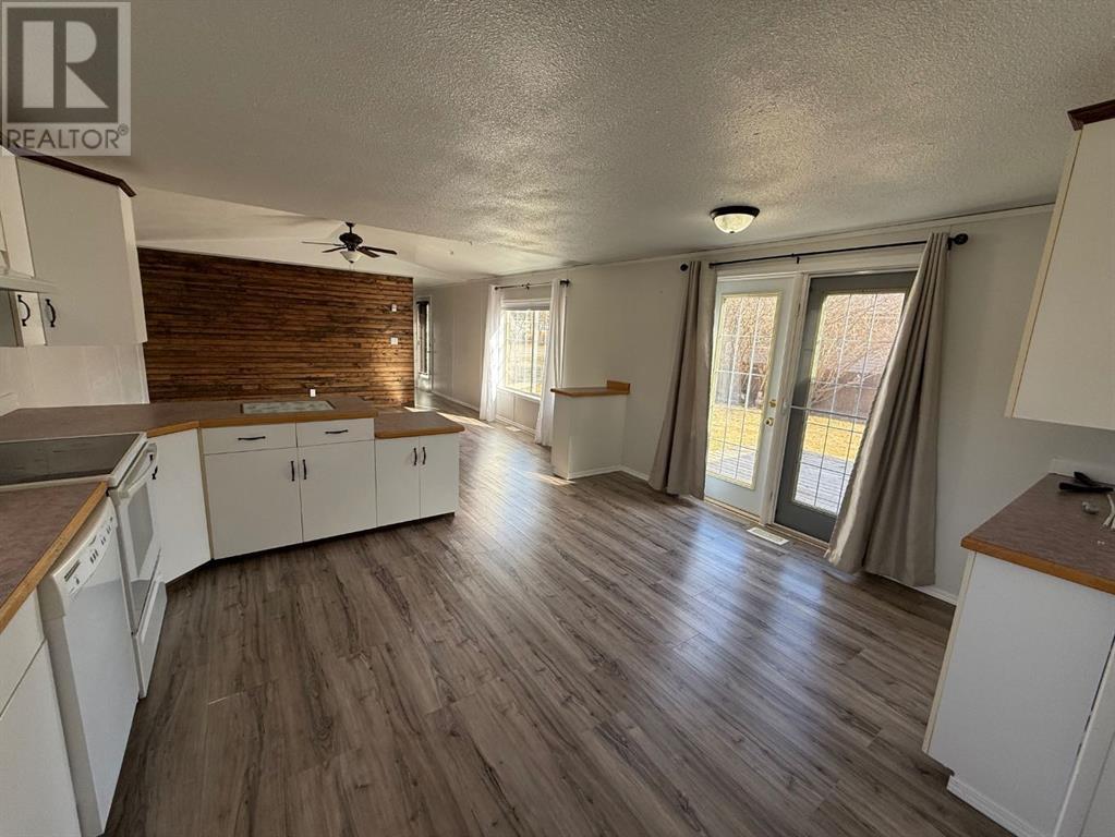 10302 107 Street, La Crete, Alberta  T0H 2H0 - Photo 13 - A2216931