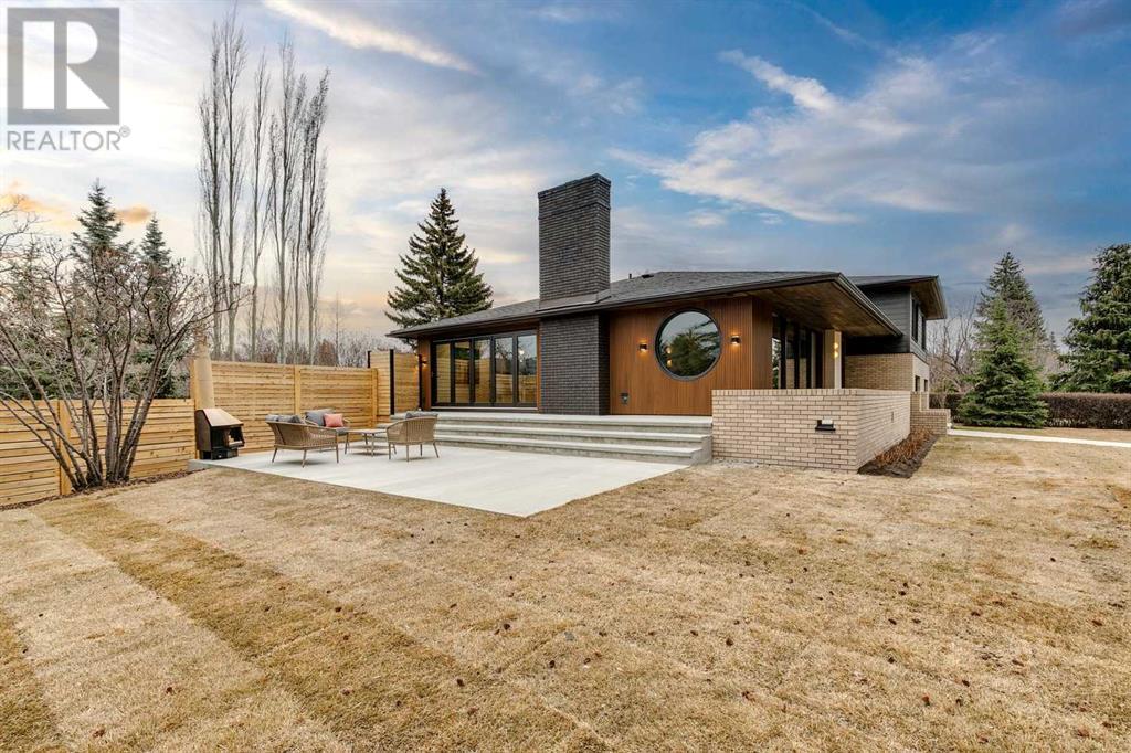 Property at 936 Elizabeth Road SW image 2