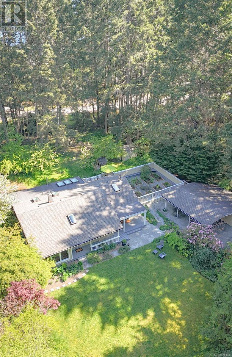 1560 Violet Cres, Gabriola Island, British Columbia  V0R 1X5 - Photo 47 - 996858