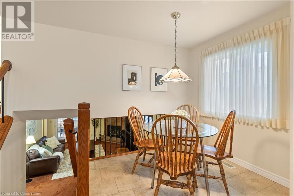 454 Ashby Court, Waterloo, Ontario  N2T 1H1 - Photo 4 - 40701416