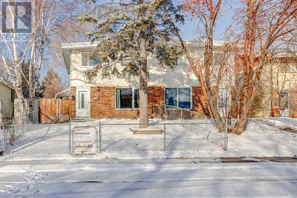 Property at 3131 Dover Crescent SE image 2