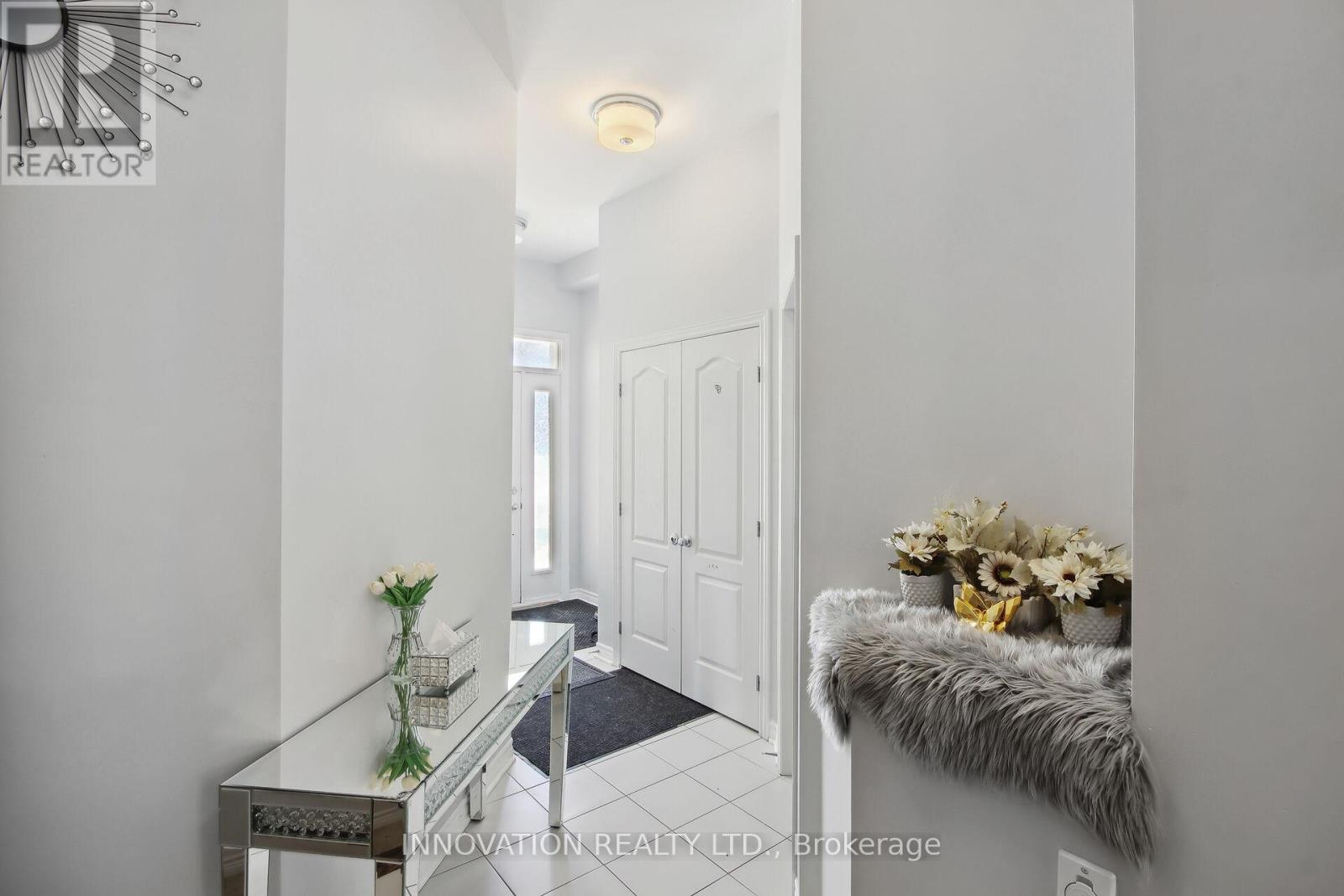 Property at 517 MUSCARI STREET image 2