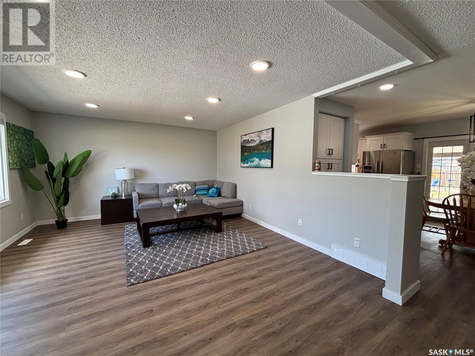 Property at 6 Vickies PLACE image 3
