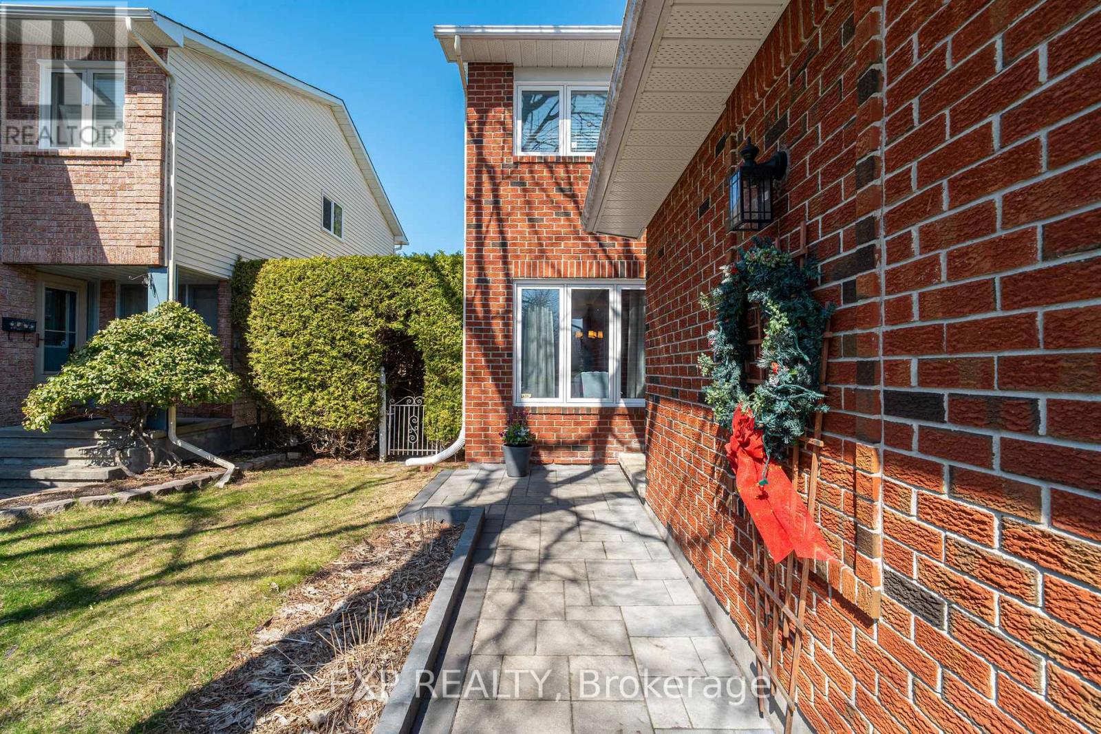 69 Longden Place, Ottawa, Ontario  K2M 1T9 - Photo 3 - X12108022