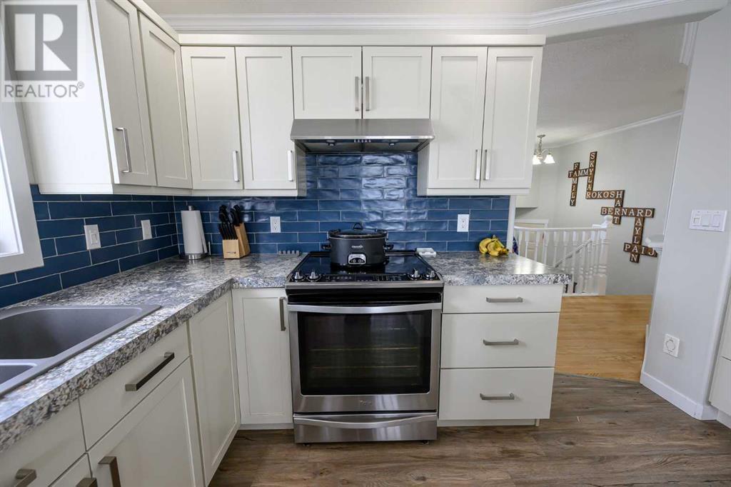 Property at 11922 105 Street image 3