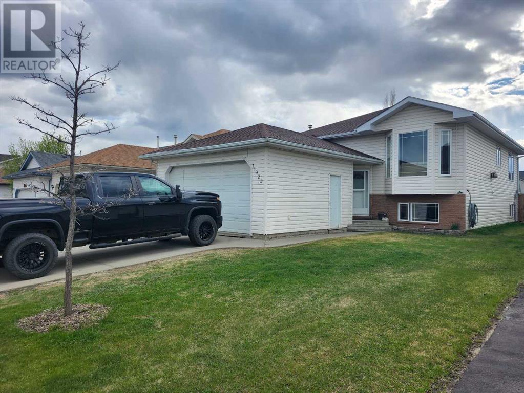 Property at 11922 105 Street image 2