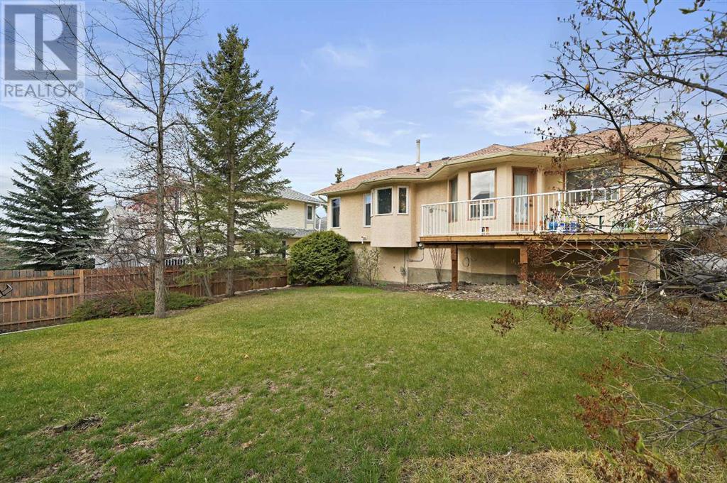 Property at 184 Hawkwood Drive NW image 3
