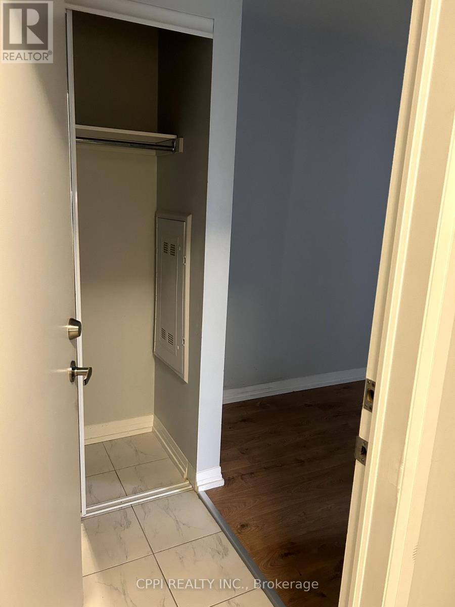 318 - 402 The East Mall Drive, Toronto (Islington-City Centre West), Ontario  M9B 3Z9 - Photo 3 - W12121663