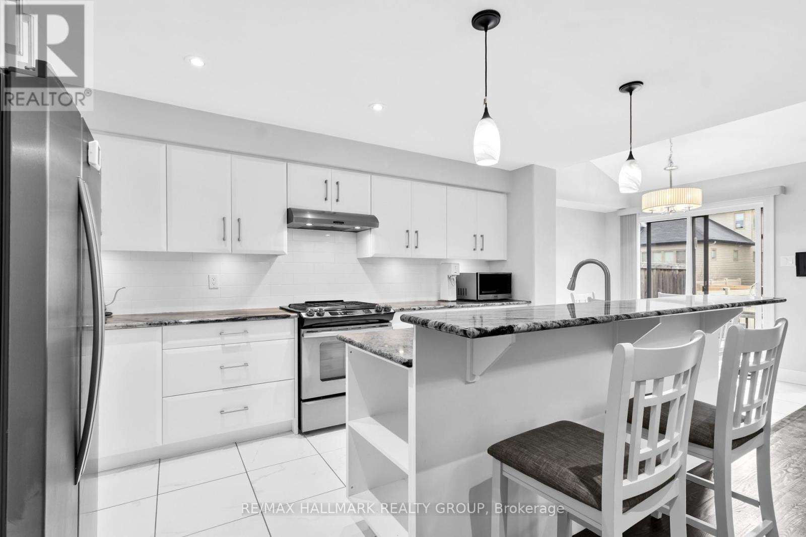 128 Woodhurst Crescent, Ottawa, Ontario  K2S 2G4 - Photo 11 - X12087025