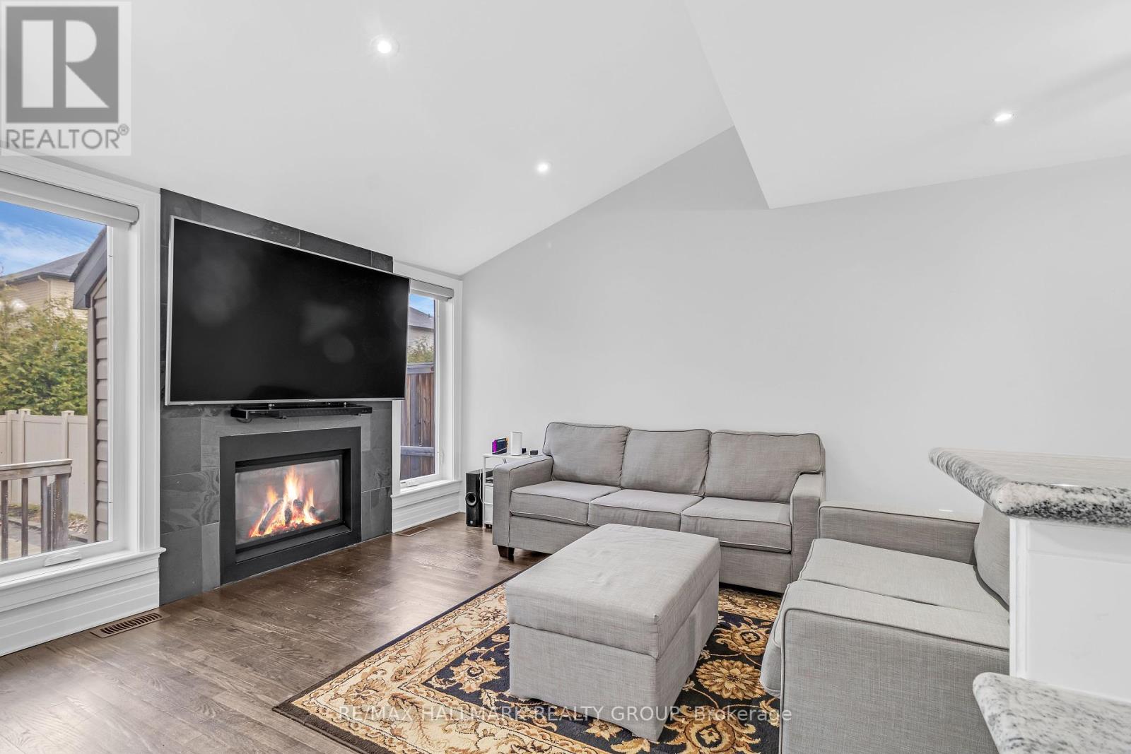 128 Woodhurst Crescent, Ottawa, Ontario  K2S 2G4 - Photo 6 - X12087025