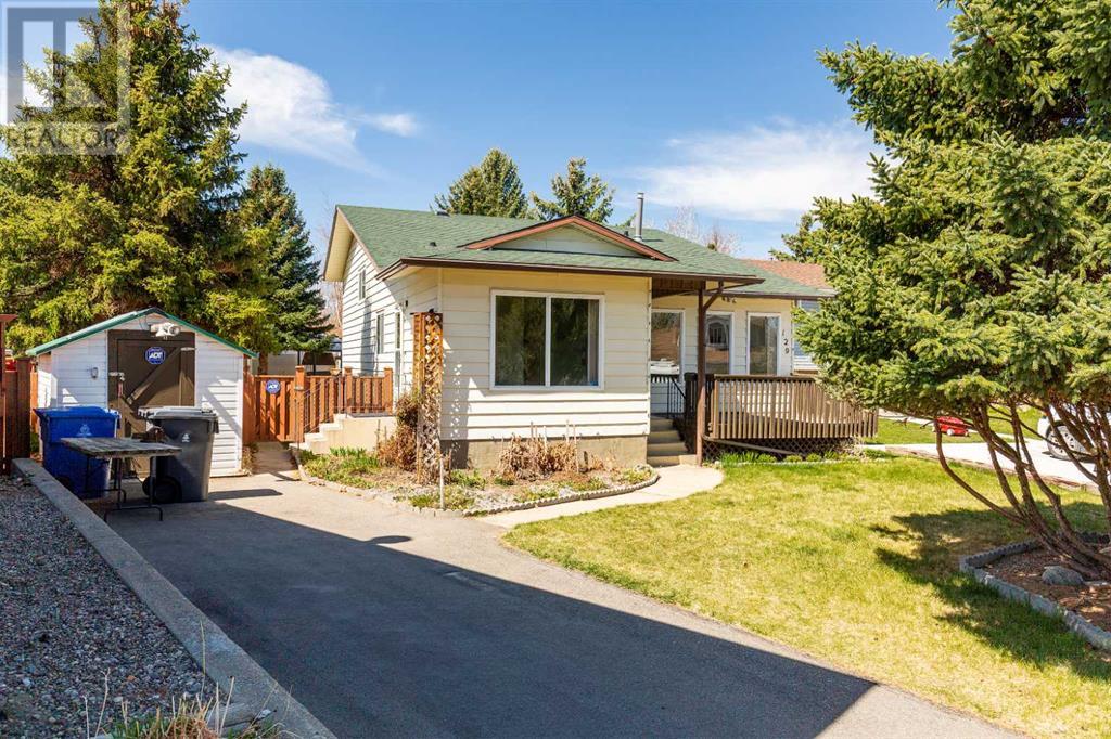 Property at 129 Mohawk Road W image 1